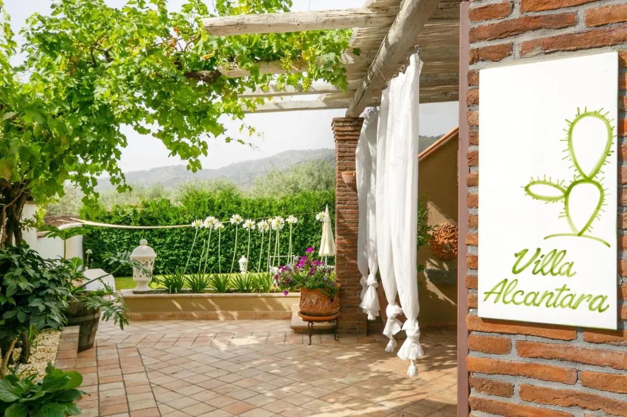 Villa Alcantara Di Charme Graniti 0*,